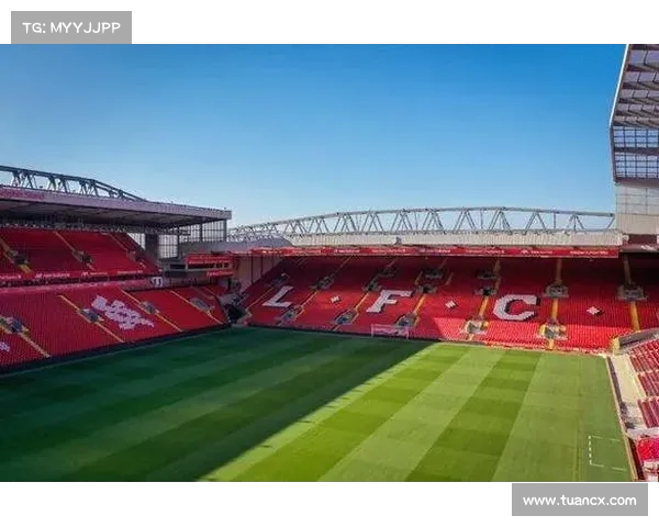 安菲尔德球迷因警报响起紧急疏散 目前已安全重新进场